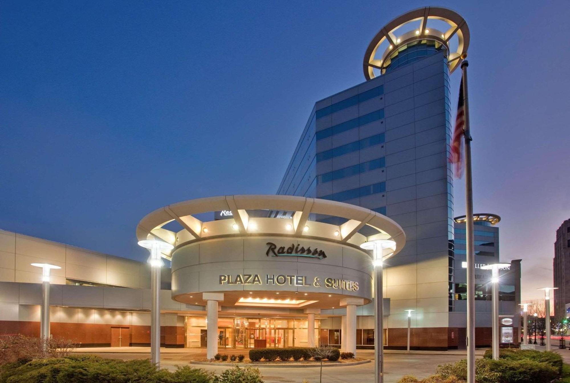 Radisson Plaza Hotel at Kalamazoo Center Bagian luar foto