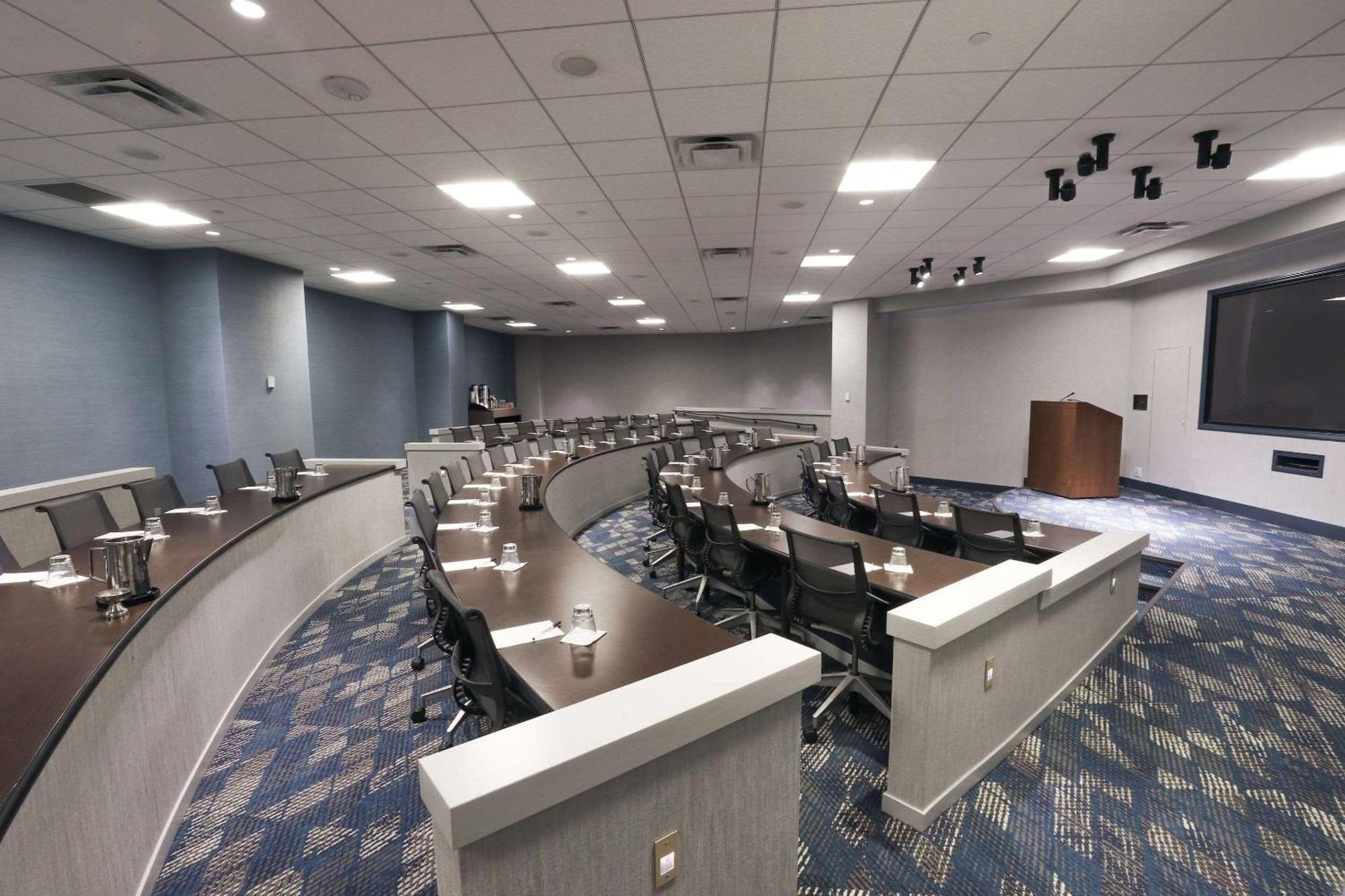 Radisson Plaza Hotel at Kalamazoo Center Bagian luar foto
