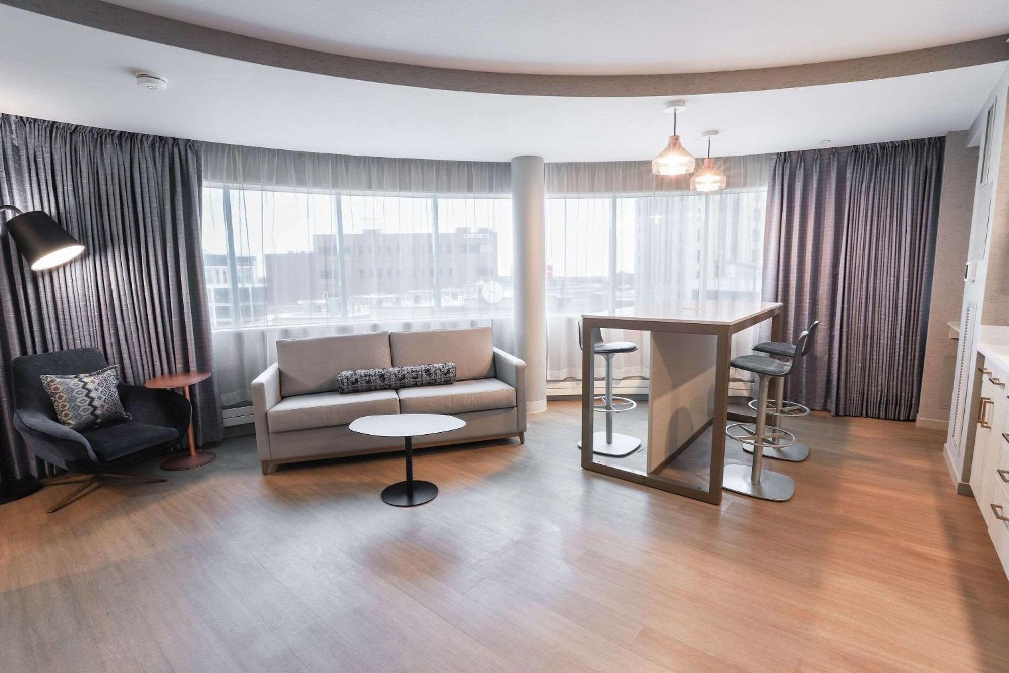 Radisson Plaza Hotel at Kalamazoo Center Bagian luar foto