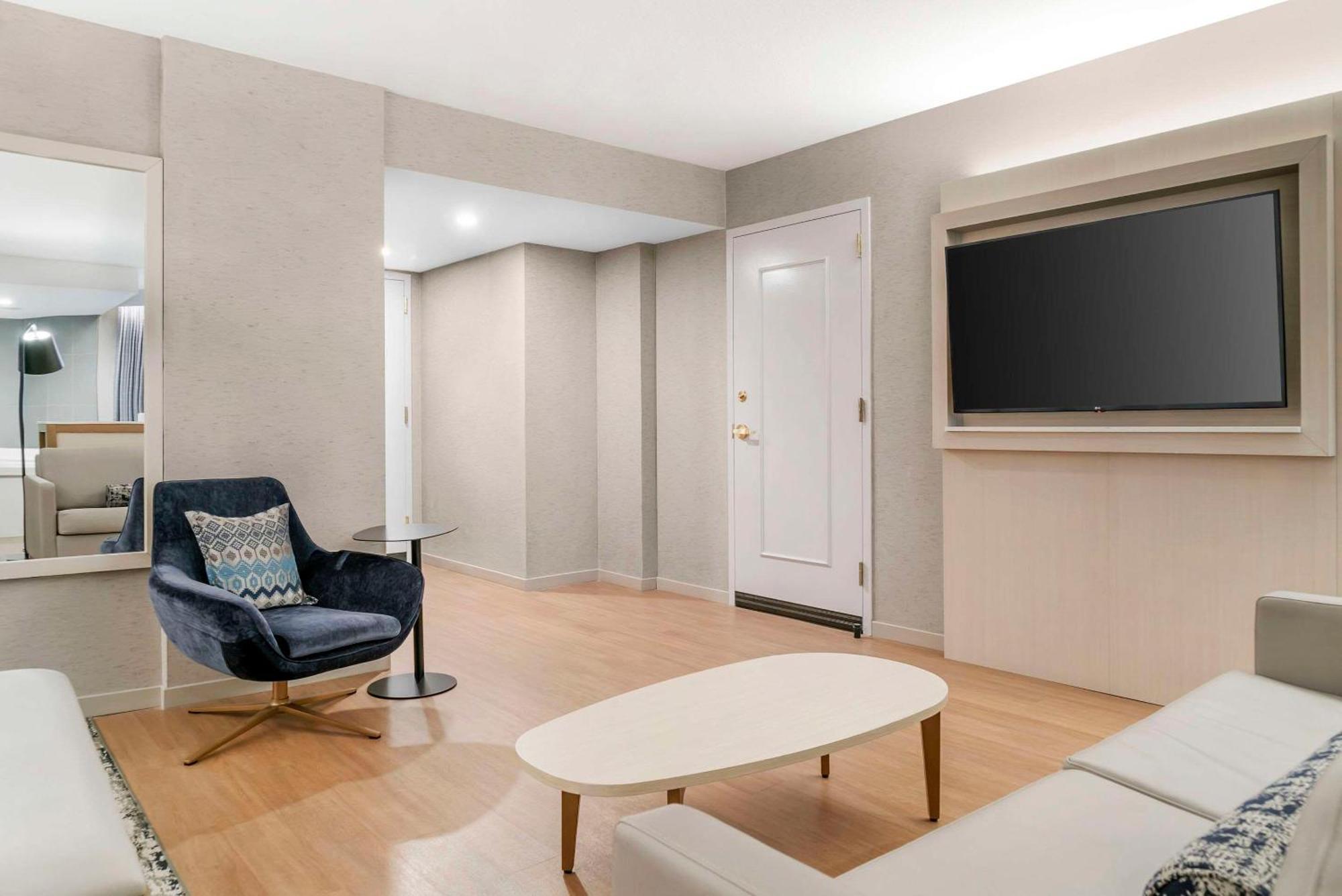 Radisson Plaza Hotel at Kalamazoo Center Bagian luar foto