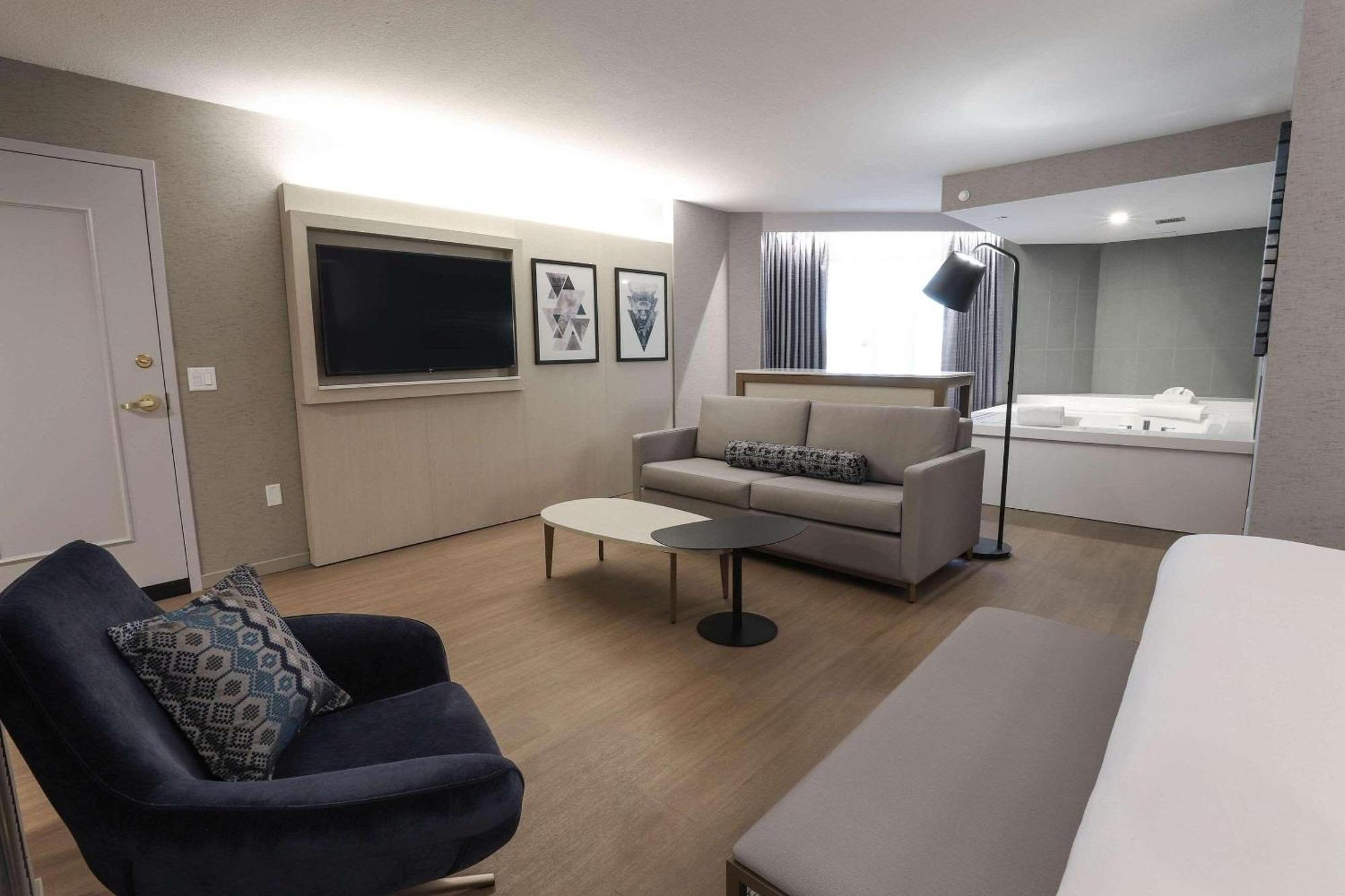 Radisson Plaza Hotel at Kalamazoo Center Bagian luar foto