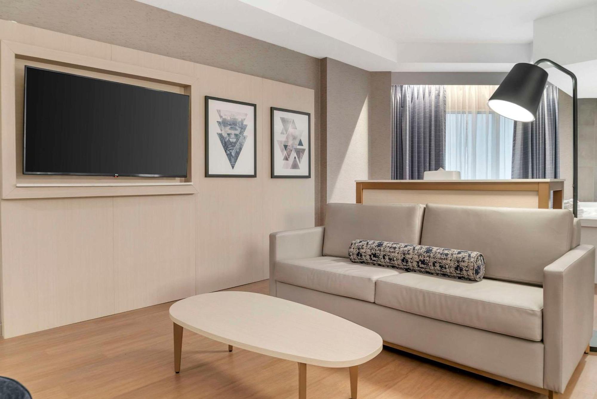 Radisson Plaza Hotel at Kalamazoo Center Bagian luar foto