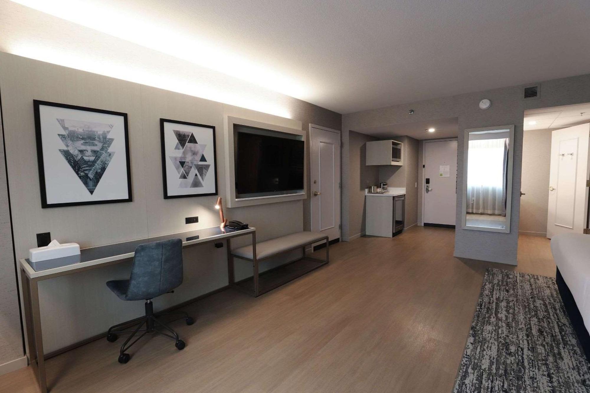 Radisson Plaza Hotel at Kalamazoo Center Bagian luar foto