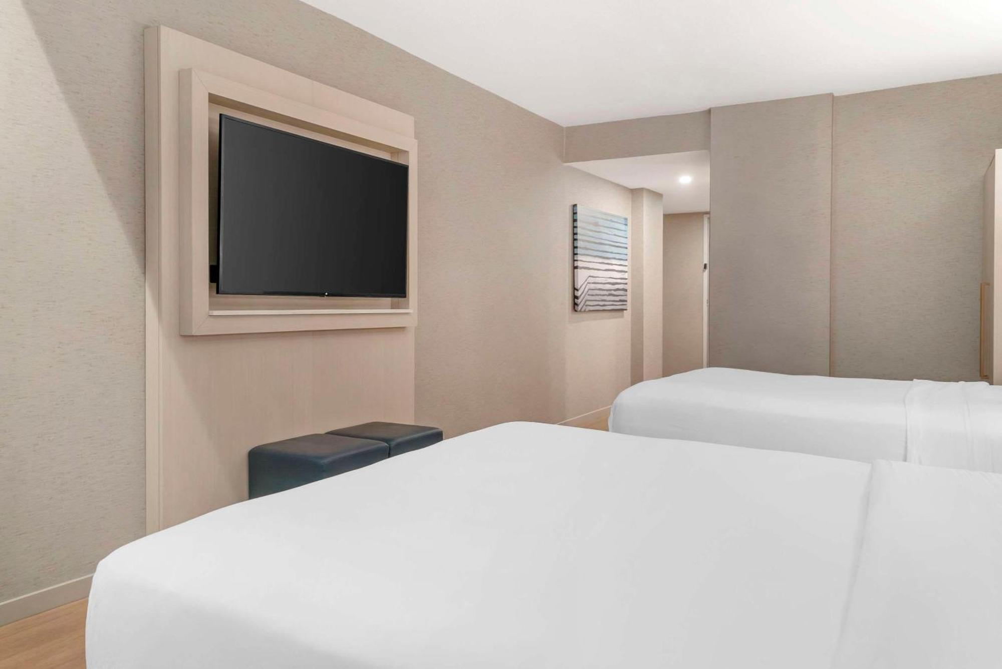 Radisson Plaza Hotel at Kalamazoo Center Bagian luar foto