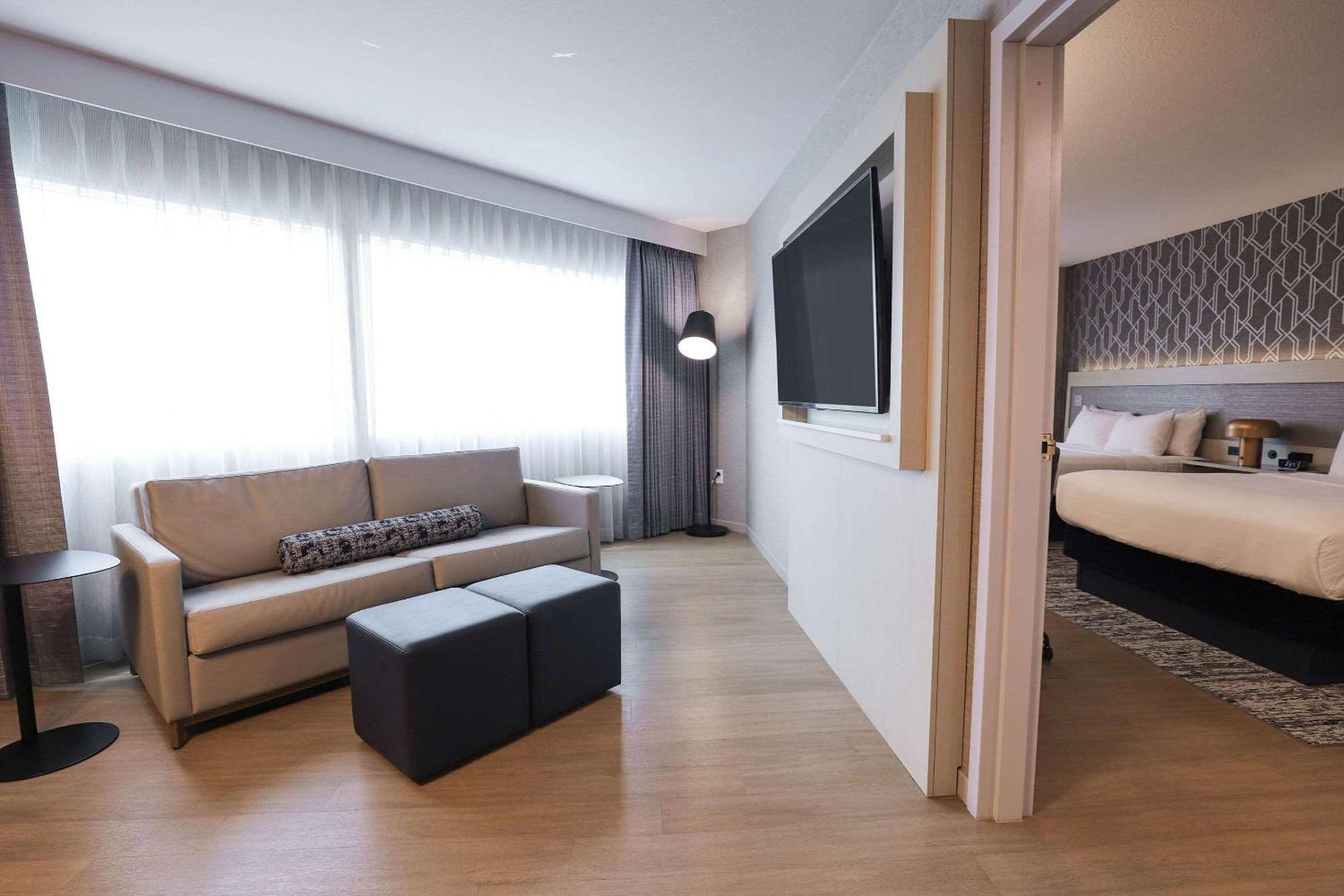 Radisson Plaza Hotel at Kalamazoo Center Bagian luar foto